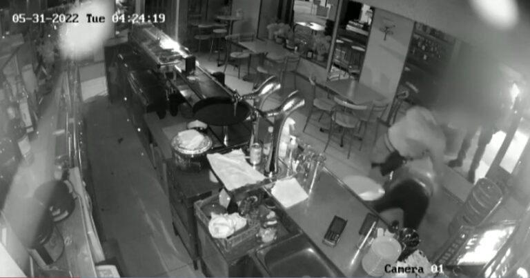 [Vídeo] Investigan a dos Guardia Civiles por violenta e irregular detención a un camarero