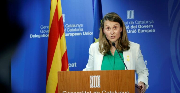 Más represión por el referéndum catalán: La fiscalía pide un año de inhabilitación y 12.000 euros de multa para Meritxell Serret