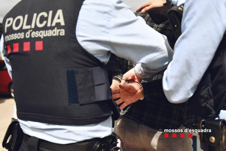 Detienen a un presunto yihadista acusado de idear un atentado terrorista en Catalunya