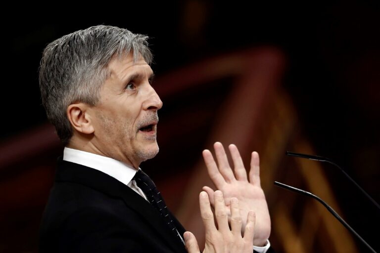 El Gobierno ve «legítimo, idóneo y oportuno» infiltrar a agentes en organizaciones indepes