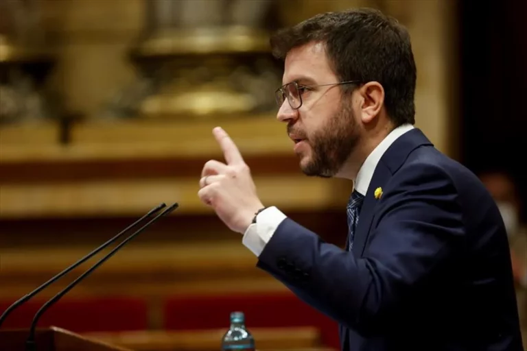 Pere Aragonés centra el debate de política general en las medidas anticrisis y una propuesta de autodeterminación