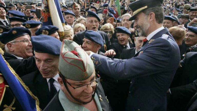 Defensa pagará 704€ al mes a los militares que han salido del Ejército por cumplir 45 años aunque ya tengan un sueldo privado