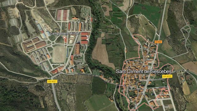 Rancio postureo: 300 civiles juran bandera en el patio de armas del castillo de Sant Ferran de Figueres un lustro después de la última