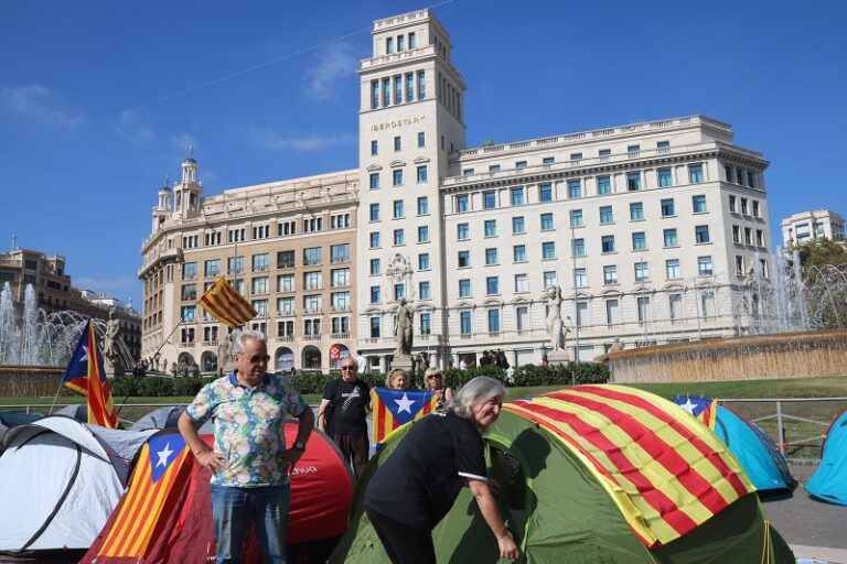 La ANC ‘acampa’ en Barcelona y asevera: «La solución a la represión es la independencia»