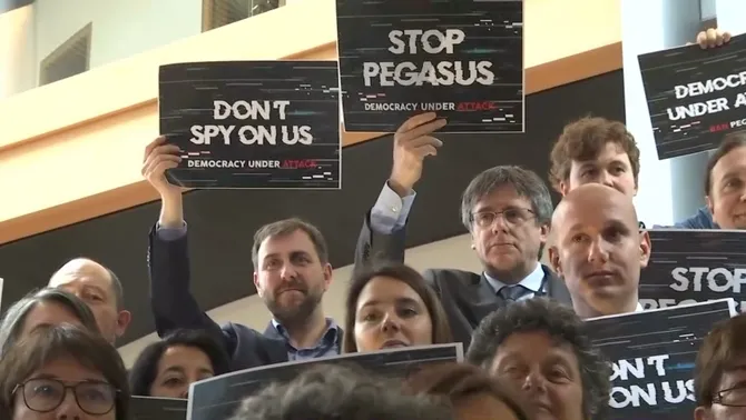 Escándalo: La Eurocámara señala que España espió a líderes independentistas con Pegasus