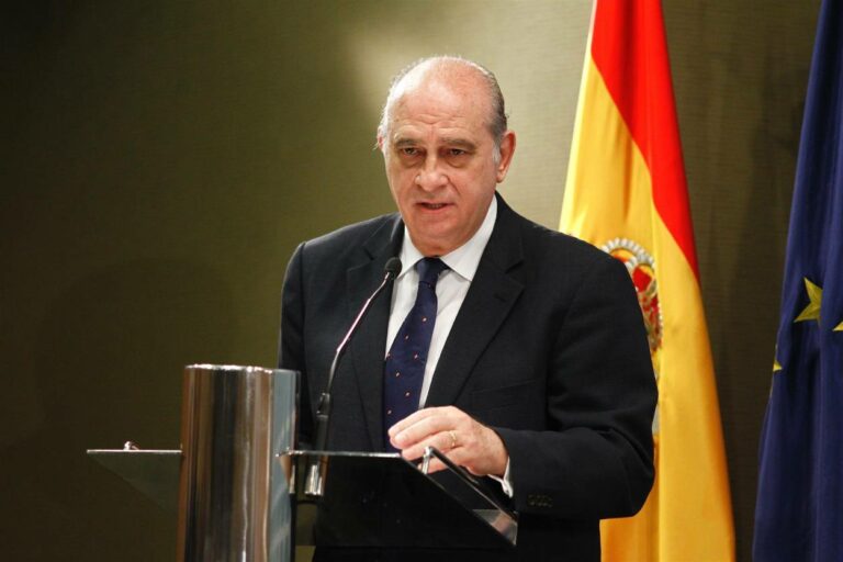 El TSJM reactiva la comisión rogatoria de Andorra sobre Fernández Díaz por la querella de la ‘Operación Catalunya’