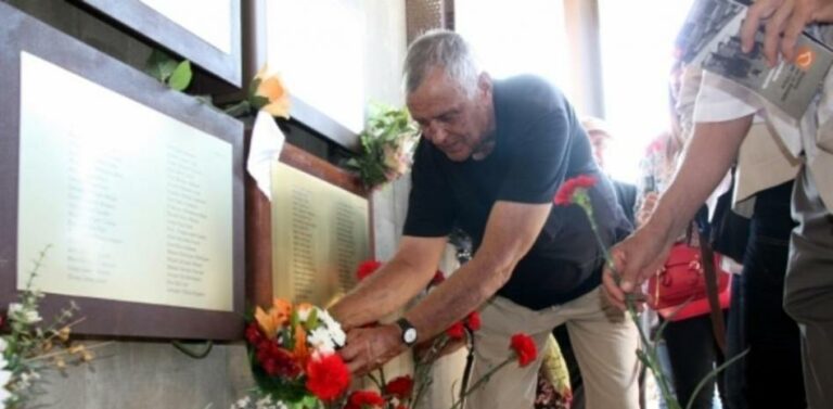 Familiares de milicianos y brigadistas internacionales homenajean a los combatientes de la Batalla del Ebro