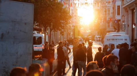 [Vídeo] Fallecidos y decenas de heridos ayer en una explosión en el centro de Estambul