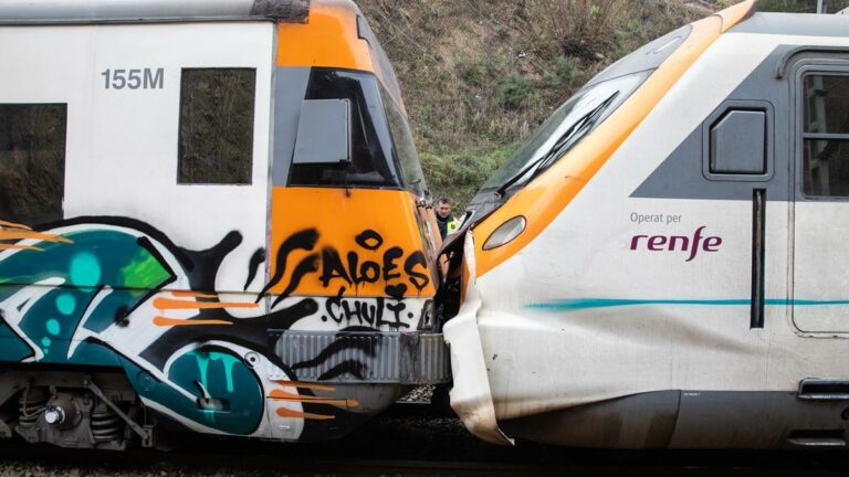 Choque de dos trenes en Montcada i Reixac, Barcelona