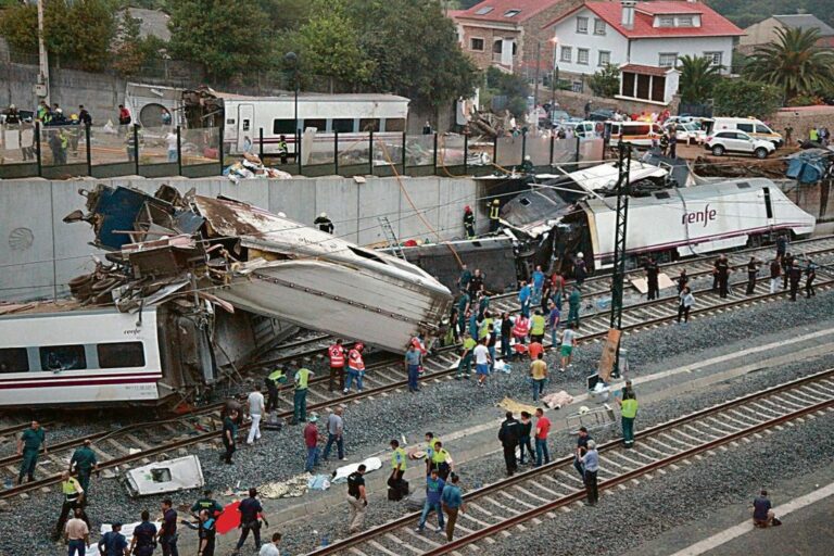 Víctimas del accidente de Angrois: «Abogacía del Estado y ADIF mienten en el juicio para desprestigiar a un testigo»