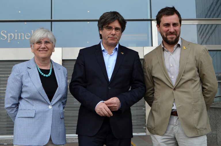 Represalia preconstitucional: La Fiscalía quiere que Llarena reclame a Puigdemont, Ponsatí y Comín por desórdenes agravados