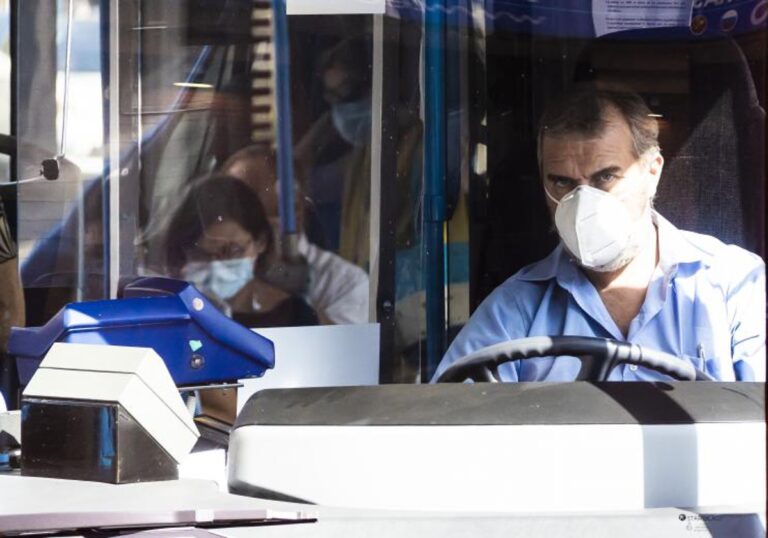 El Consejo de Ministros aprueba hoy el fin de las mascarillas en los transportes públicos