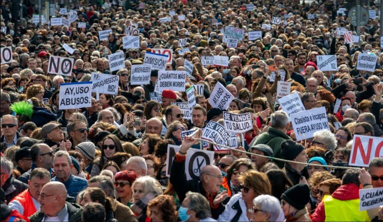 Madrid llena de nuevo las calles en defensa de la sanidad pública y contra Ayuso