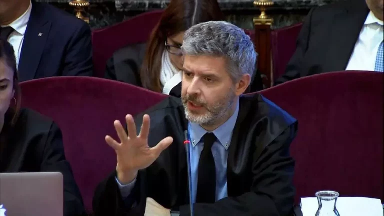 El abogado Andreu van den Eynde acusa al Supremo de hacer “trampa” interpretando la nueva malversación