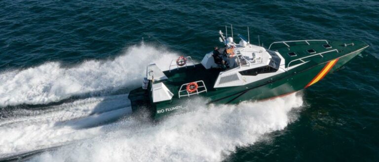Indignación: La Guardia Civil encarga otras tres lanchas interceptoras de «alta velocidad» tras quejarse que no lo eran suficientemente