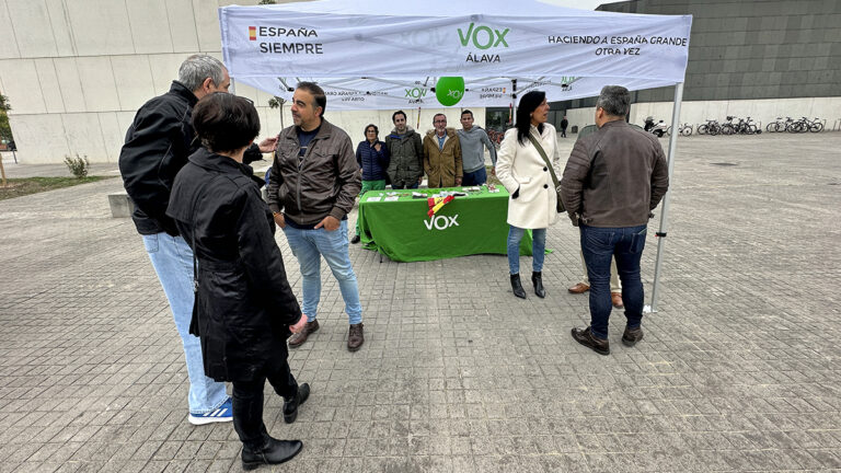 Vox en su campaña de Euskadi reúne a más policías que militantes