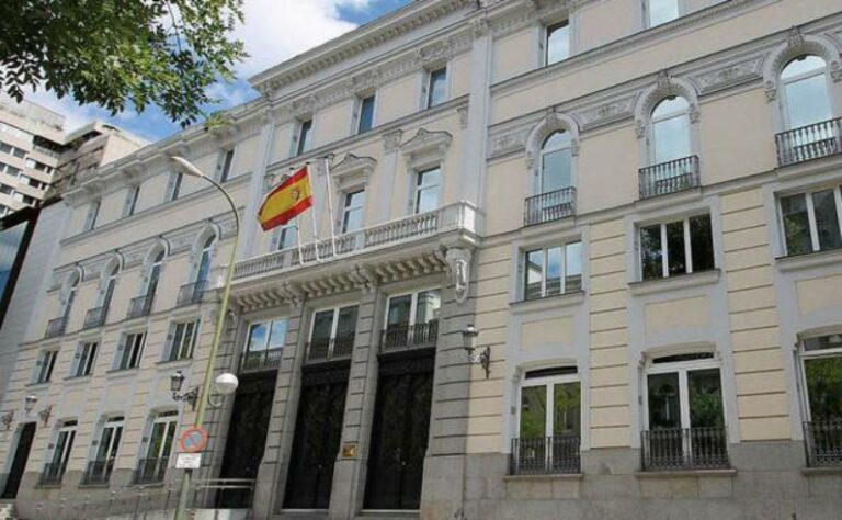 Bruselas urge a España otra vez a renovar el CGPJ y exige una reforma del método de elección «inmediatamente después»